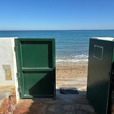 Arenes Primera Linea De Playa Apartment