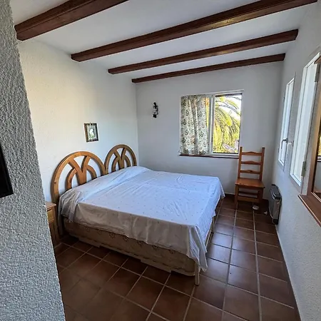 Arenes Primera Linea De Playa Apartment